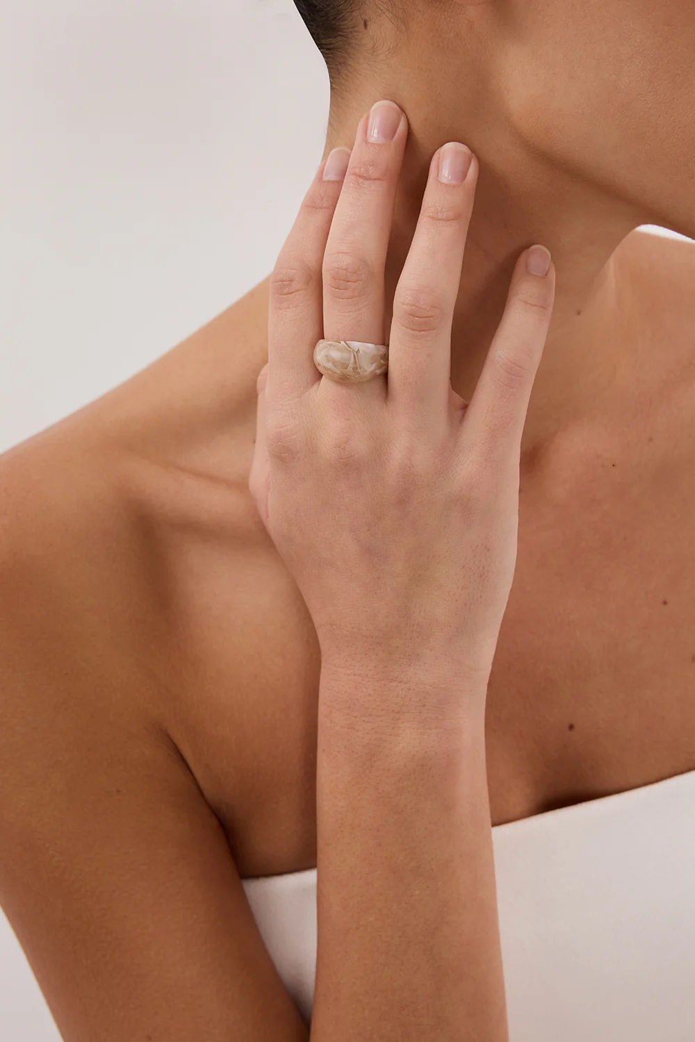 NOAH THE LABEL CREAM CHUNKY RESIN RING - Gamepaces