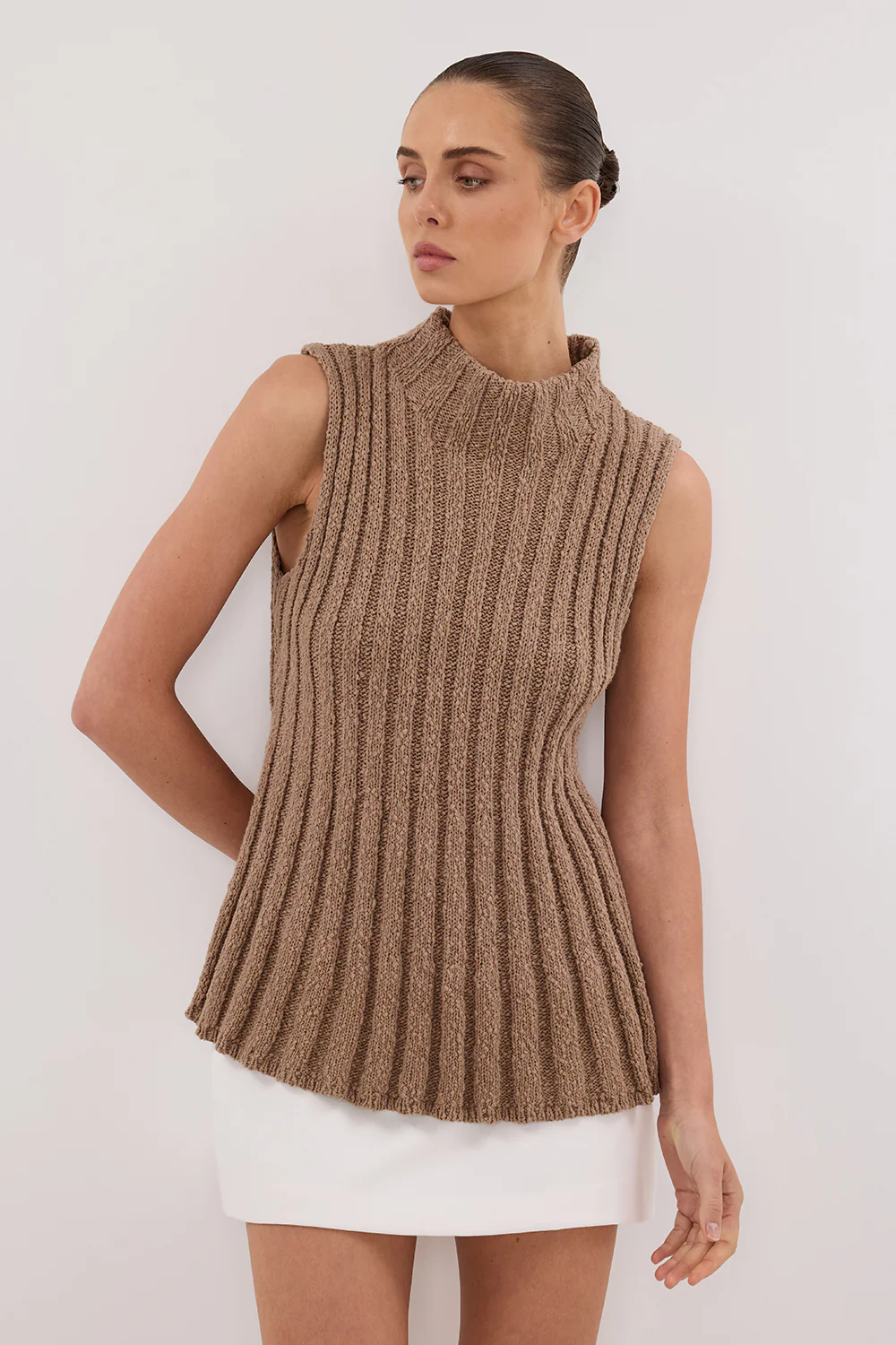 VERO TAN KNIT TOP - Gamepaces