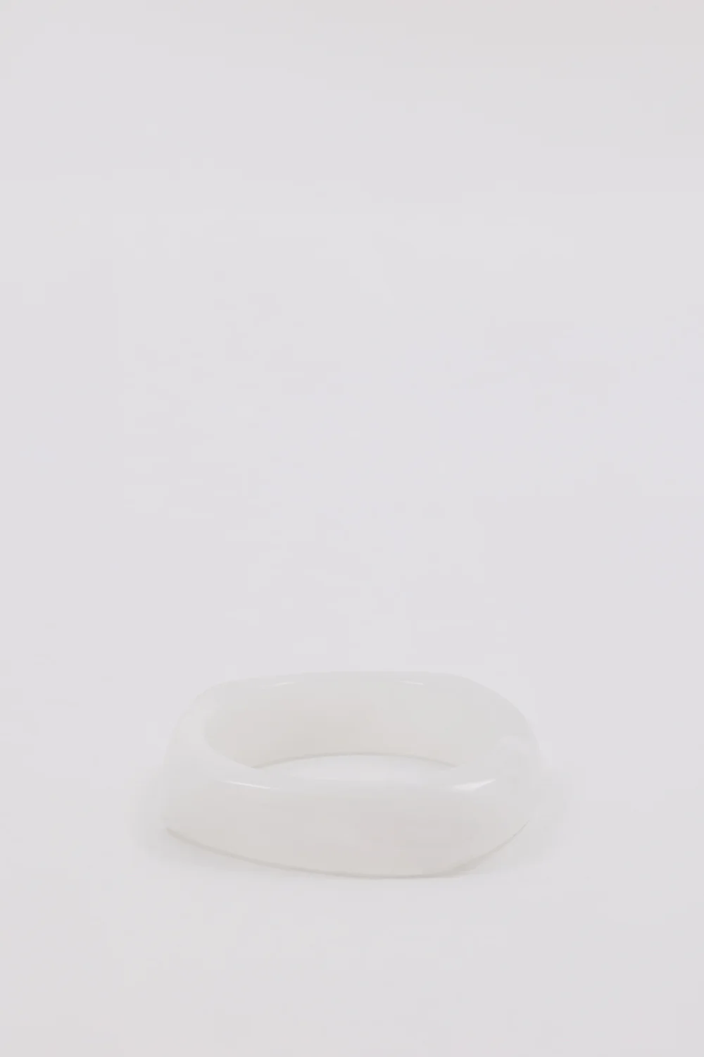 NOAH THE LABEL WHITE RESIN BANGLE - Gamepaces