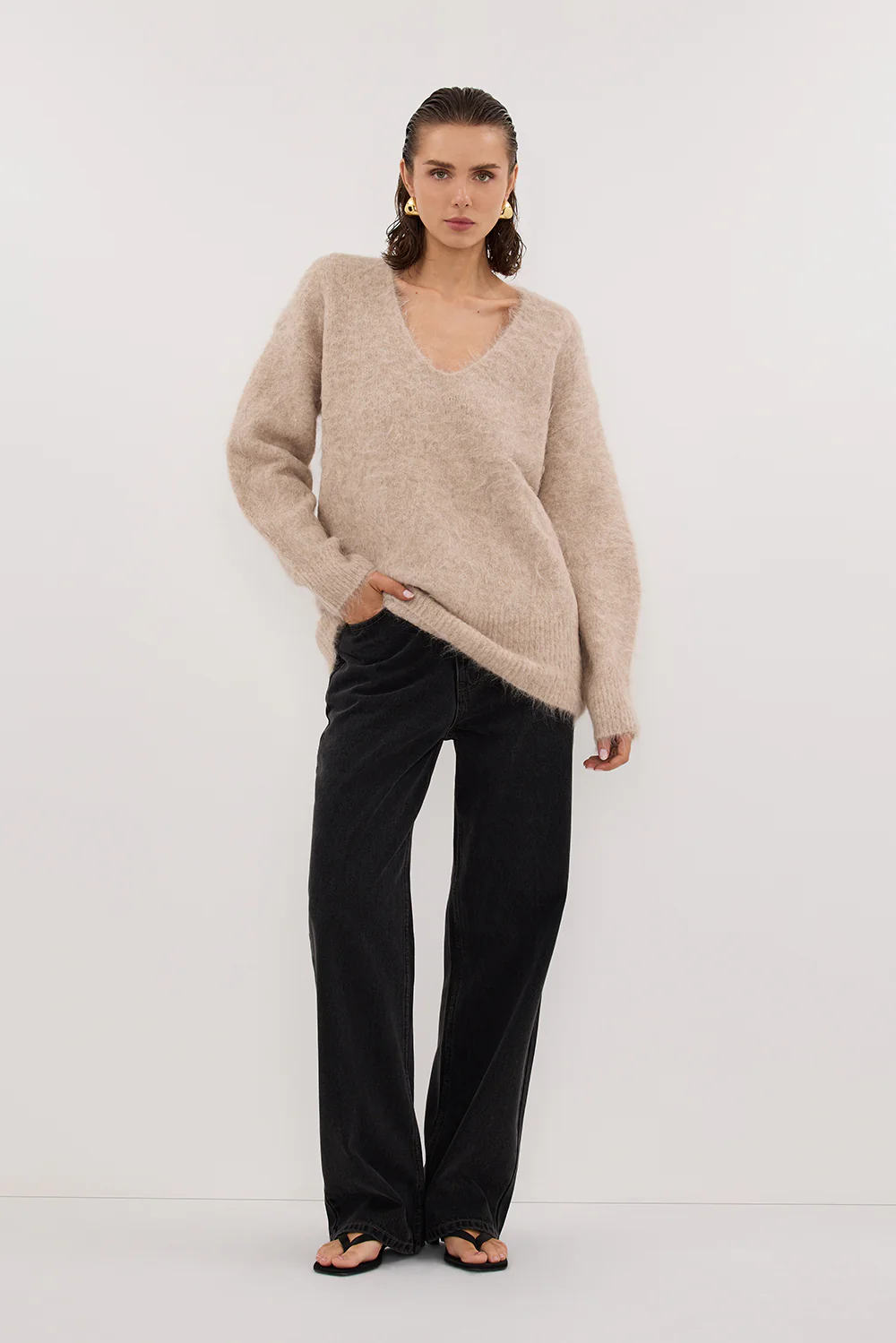 SALMA OAT V NECK JUMPER - Gamepaces