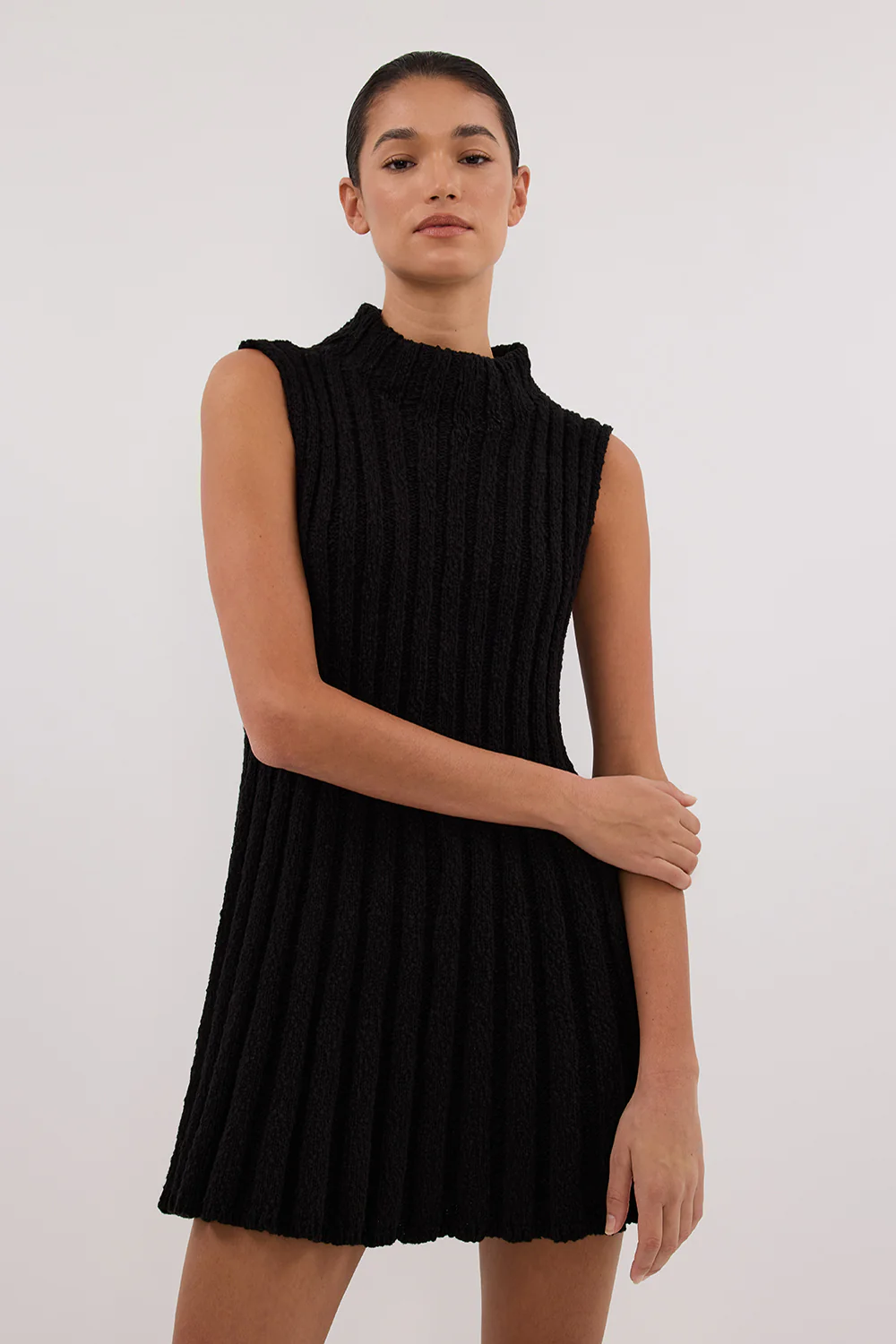VERO BLACK KNIT MINI DRESS - Gamepaces