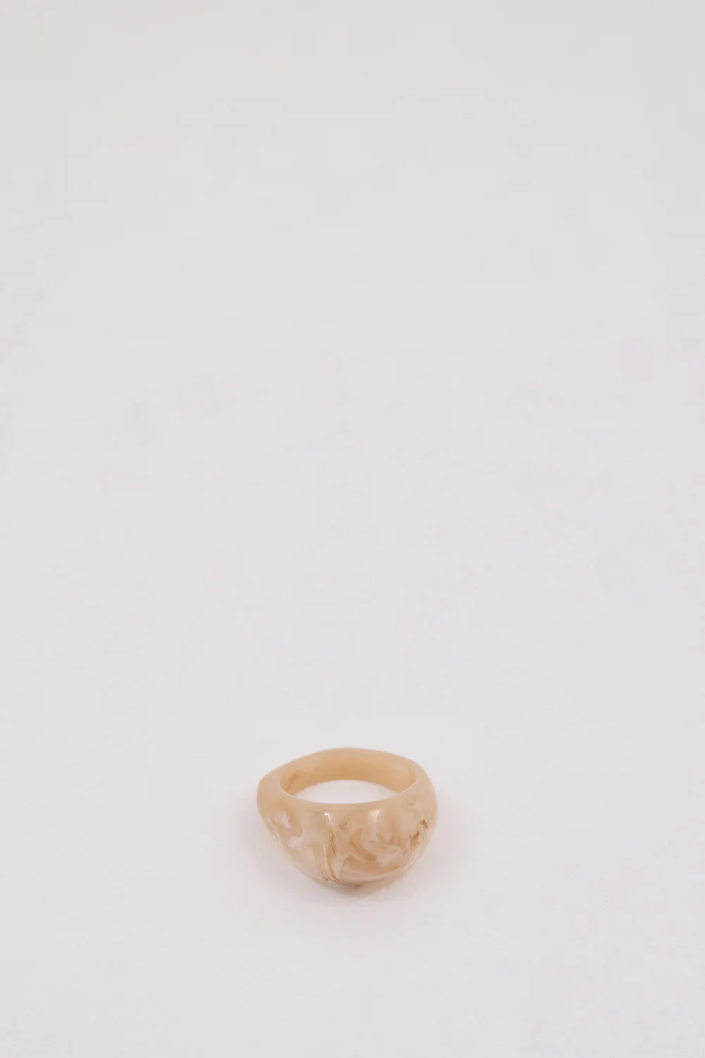 NOAH THE LABEL CREAM CHUNKY RESIN RING - Gamepaces